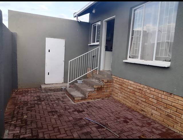 3 BEDROOM HOUSE FOR SALE IN TLHABANE WEST